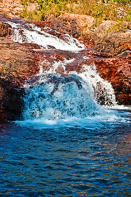 포토 JPG 해외이미지 공원 여행 자연 풍경 사람없음 야외 초록색 물 강 환경 폭포 젖음 바위 개울 호주 숲 전국 해외202004 해외포토 자연요소 공공시설 컬러 돌_바위 오세아니아 생태계 파일형식 이미지허브