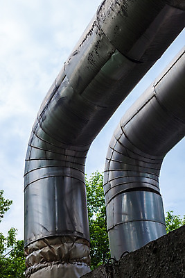 포토 JPG 해외이미지 산업 2 하늘 사람없음 물 금속 장비 뜨거움 큼 철 부식 순환 전염 가스 시스템 난방 튜브 평행 고립 수도교 실린더 철강 파이프라인 공급 해외202004 해외포토 자연요소 모션 재질 다리_건축물 질병 크기 파이프_관 감염 파일형식 이미지허브