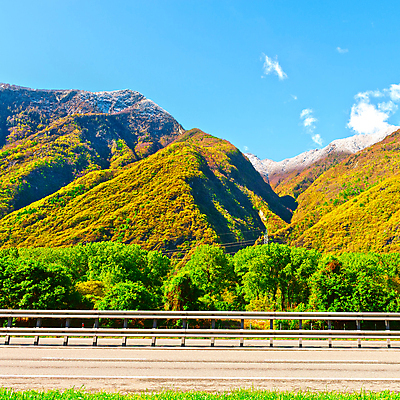 포토 JPG 해외이미지 나무 구름 유럽 도로 길 여행 밭 교통시설 자동차 자연 하늘 아침 산 풍경 사람없음 야외 초록색 파란색 봄 이탈리아 안개 시골 고속도로 숲 아스팔트 땅 정사각형 알프스 산기슭 길가 절정 해외202004 해외포토 주간 자연요소 도형 식물 계절 나라 육상교통 컬러 교통 농업 날씨 시설 생태계 파일형식 이미지허브
