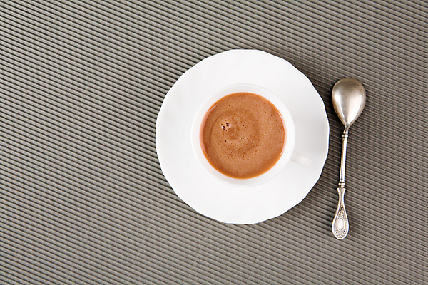 포토 JPG 해외이미지 접시 디자인 커피 음료 음식 아침 디저트 사람없음 컵 갈색 숟가락 힘 거품 카페 회색 에너지 머그컵 흰색 바 뜨거움 맛 아침식사 은색 가득함 크림 감사 냄새 각도 아로마 카푸치노 에스프레소 점심식사 구성 단절 라떼 모카 백자 아랍어 브라질사람 해외202004 튀르키예 해외포토 주간 식기 감정 아시아 컬러 컨셉 수저 상점 식사 도자기 파일형식 이미지허브