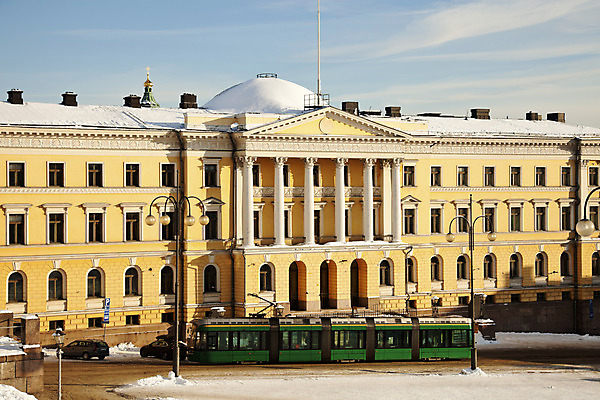 포토 JPG 해외이미지 유럽 겨울 교통시설 아침 거리 핀란드 사람없음 건물 초록색 노란색 박물관 선로 헬싱키 해외202004 해외포토 주간 건축물 계절 나라 컬러 교통 북유럽 시설 파일형식 이미지허브