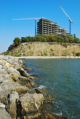 포토 JPG 해외이미지 디자인 산업 바다 비즈니스 건축양식 하늘 아파트 주택 프레임 사람없음 건물 물 탑 고층빌딩 장비 도시 작업 큼 기중기 만들기 시멘트 공학 개발 콘크리트 프로젝트 해외202004 해외포토 자연요소 건축물 교육 건축 모션 빌딩 중장비 크기 파일형식 이미지허브