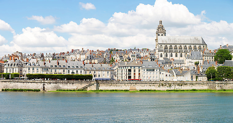 포토 JPG 해외이미지 외관 유럽 건축양식 파노라마 사람없음 강 도시풍경 성당 교회 도시 중세 재산 타운 고딕 해외202004 해외포토 건축 나라 종교건축 촬영기법 풍경 건물 금융 역사 파일형식 이미지허브