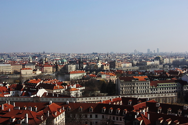 포토 JPG 해외이미지 유럽 건축양식 지붕 주택 풍경 사람없음 건물 강 사무실 봄 도시 역사 체코 프라하 옛날 해외202004 해외포토 건축물 계절 건축 나라 비즈니스 파일형식 이미지허브