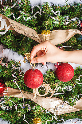 포토 JPG 해외이미지 나무 전통 손 디자인 계절 행복 별 백그라운드 크리스마스 겨울 텍스트 공 유리 추상 휴가 새로움 기념 매달리기 선물 미술 사람없음 장식 빨간색 초록색 빛 우주 축제 기쁨 장식볼 흰색 나뭇가지 축하 인사 소나무 신용카드 황금 12월 연도 전나무 고립 해외202004 해외포토 자연요소 식물 기념일 감정 컬러 컨셉 무늬 모션 재질 문화예술 신체부위 금융 예절 날짜 파일형식 이미지허브