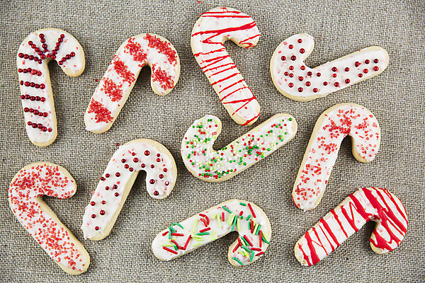 포토 JPG 해외이미지 모양 계절 음식 크리스마스 지팡이 휴가 디저트 사탕 사람없음 장식 빨간색 쿠키 얼음 축제 축하 달콤 설탕 굽기 뿌리기 반투명 핸드메이드 프로스팅 해외202004 해외포토 자연요소 기념일 컬러 컨셉 모션 맛 구이 제빵 파일형식 이미지허브