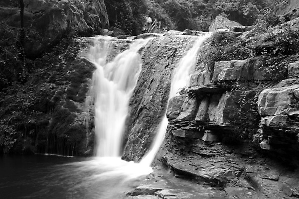 포토 JPG 해외이미지 여행 자국 모션 사람없음 물 파란색 계곡 검은색 중국 힘 폭포 흐름 흰색 개울 실크 필름 상쾌 느림 블러 지질 지질학 효과 해외202004 해외포토 자연요소 교육 감정 아시아 컬러 컨셉 자연 강 직물 파일형식 이미지허브