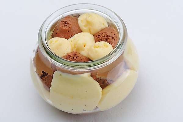 포토 JPG 해외이미지 실내 사람없음 한개 흰배경 푸딩 해외202004 해외포토 1 백그라운드 디저트 내부 흰색 파일형식 이미지허브