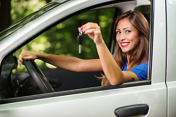 포토 JPG 해외이미지 응시 행복 여행 창문 교통시설 자동차 휴가 새로움 한명 미소 앉기 가로 여행객 운전 잡기 보여주기 주인 해외202004 해외포토 1 시선 감정 육상교통 교통 컨셉 모션 표정 사람 시설 파일형식 이미지허브