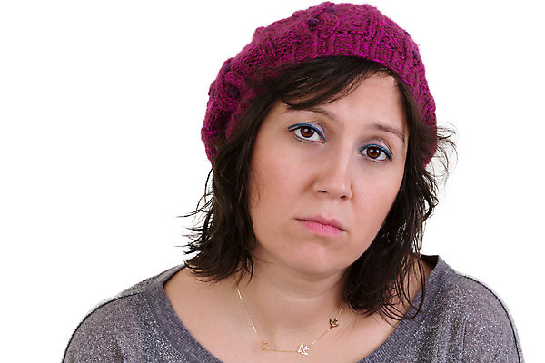 포토 JPG 해외이미지 여자 감정 얼굴 통신 갈색머리 한명 사람 보라색 슬픔 흰색 표현 니트 비니 고립 심각 우울감 우울증 캡모자 해외202004 해외포토 모자_잡화 1 헤어스타일 컬러 컨셉 상의 신체부위 질병 파일형식 이미지허브