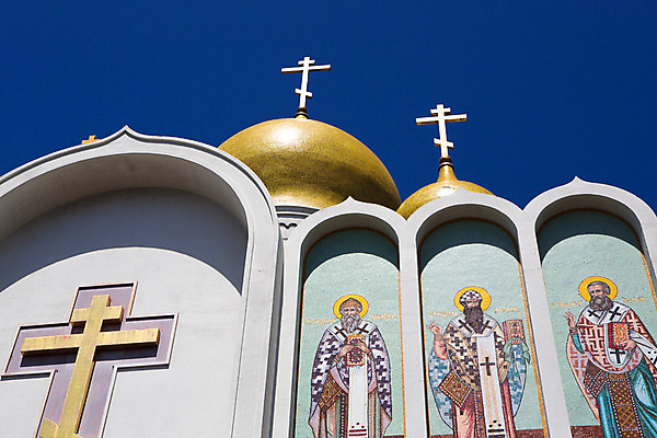 포토 JPG 해외이미지 전통 기독교 종교 십자가 건축양식 하늘 사람없음 세로 파란색 노란색 성당 교회 영혼 황금 첨탑 바실리카 해외202004 해외포토 건축 컬러 종교건축 건물 탑 파일형식 이미지허브