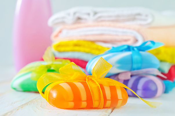 포토 JPG 해외이미지 리본 사람없음 아웃포커스 수건 쌓기 스파 스파용품 비누 해외202004 해외포토 모션 촬영기법 위생용품 오브젝트 파일형식 이미지허브