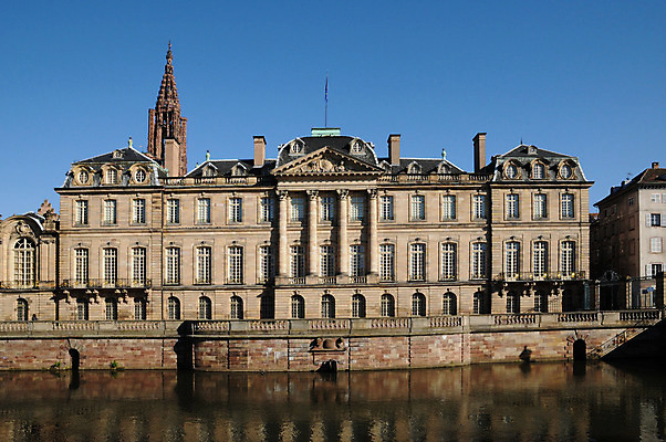 포토 JPG 해외이미지 건축양식 사람없음 관광지 궁전 프랑스 역사 재산 옛날 스트라스부르 해외202004 해외포토 건축 유럽 여행 고건축 금융 파일형식 이미지허브