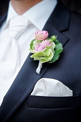 포토 JPG 해외이미지 백인 전통 디자인 드레스 남자 꽃 유럽 분홍색 꽃다발 결혼 셔츠 꽃무늬 결혼식 남편 넥타이 사람 정장 턱시도 사람없음 세로 초록색 장미 파티 유행 검은색 회색 코트 흰색 축하 구멍 우아함 닫기 심볼 묘사 손수건 해외202004 해외포토 서양인 식물 잡화 옷 나라 컬러 컨셉 상의 무늬 모션 이벤트 외투 파일형식 이미지허브