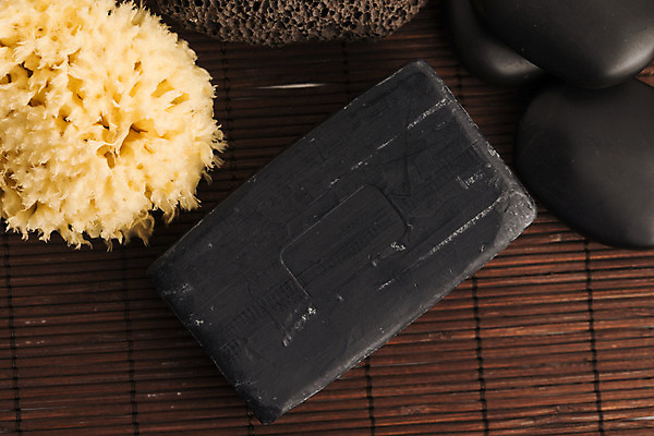 포토 JPG 해외이미지 줄 신체 탁자 사람없음 목재 검은색 어둠 목욕 블록 바 빨래 상품 피부 유기농 비누 숯 내추럴 여드름 돌봄 석탄 위생관리 해외202004 해외포토 나무 웰빙 컬러 가구 가사 재료 모션 관리 신체부위 위생용품 청결 파일형식 이미지허브