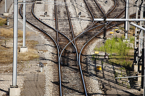 포토 JPG 해외이미지 디자인 벽 건축양식 창문 지붕 추상 바닥 사람없음 건물 빛 금속 기차 도시 건축가 철 통로 철강 해외202004 해외포토 직업 건축물 건축 육상교통 무늬 재질 대중교통 파일형식 이미지허브