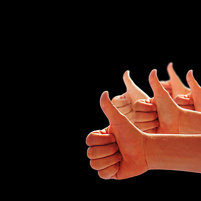 포토 JPG 해외이미지 백인 직업 1 손 남자 행복 백그라운드 컨셉 비즈니스 통신 손가락 성공 사람 손짓 성인 사람없음 기쁨 엄지손가락 표현 우승 최고 자신감 심볼 사인 긍정 팔 보여주기 경영 고립 동의 승인 승자 지원 해외202004 해외포토 서양인 감정 모션 신체부위 파일형식 이미지허브