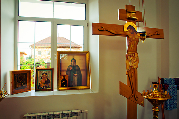 포토 JPG 해외이미지 아이콘 전통 기독교 종교 얼굴 십자가 창문 엄마 실내 미술 사람없음 내부 교회 믿음 성경 페인트 기도 사찰 예수 성자 축복 심볼 천장 그림 러시아 화가 신성 고물 단아함 러시아인 명품 신앙심 예언자 해외202004 해외포토 서양인 직업 감정 유럽 컨셉 종교용품 가족 종교건축 문화예술 신체부위 신_종교 상품 파일형식 이미지허브