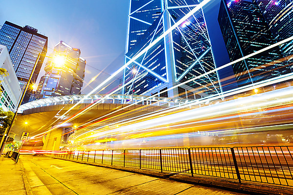 포토 JPG 해외이미지 아시아 도로 비즈니스 건축양식 교통시설 모션 자동차 추상 거리 버스 풍경 사람없음 건물 금융 파란색 빛 도시풍경 탑 고층빌딩 중국 어둠 황혼 새벽 도시 고속도로 센터 도심 야간 저녁 소프트포커스 속도 상업 지역 타운 대도시 홍콩 스카이라인 방법 블러 해외202004 해외포토 자연요소 건축물 건축 나라 길 육상교통 컬러 교통 무늬 대중교통 촬영기법 빌딩 경제 일몰 시설 파일형식 이미지허브