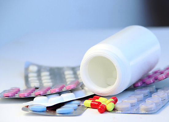 포토 JPG 해외이미지 음식 다이어트 탁자 건강 병원 사람없음 치료 알약 약 고통 추위 흰색 독약 변화 약초 질병 상품 혼합 약국 준비 예방 처방 모음 해결 보충 거짓말 돌봄 복용 치료제 헬프 화학물질 해외202004 해외포토 감정 컬러 가구 컨셉 의학 모션 한글 도움 풀_식물 화학 파일형식 이미지허브