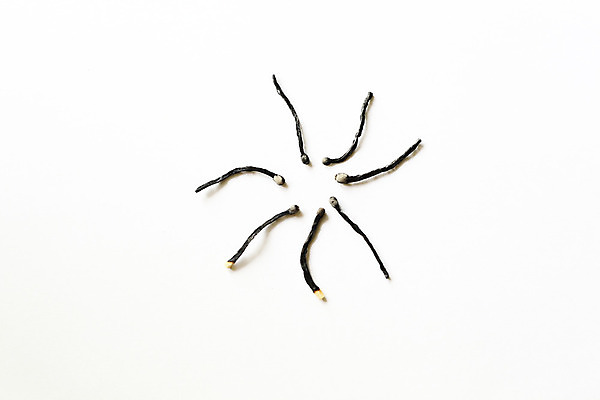 포토 JPG 해외이미지 백그라운드 컨셉 가정 불 아이디어 경기 사람없음 목재 빛 검은색 장비 에너지 흰색 공구 뜨거움 막대기 그룹 위험 작음 배열 심볼 오브젝트 준비 빛망울 연소 고립 스트라이크 옛날 우화 이혼 줄서기 노화 해외202004 해외포토 자연요소 나무 스포츠 컬러 재료 모션 도구 크기 파일형식 이미지허브