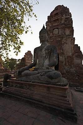 포토 JPG 해외이미지 전통 아시아 종교 문화 여행 불교 건축양식 태국 하늘 휴가 벽돌 동양인 인종 풍경 사람없음 건물 파란색 여행객 탑 궁전 사찰 영혼 역사 재산 폐허 방콕 시력 신성 동쪽 천연기념물 순례자 옛날 스타일 해외202004 해외포토 건축물 건축 나라 컬러 고건축 종교건축 사람 금융 방향 파일형식 이미지허브