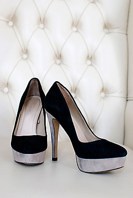 포토 JPG 해외이미지 여자 백그라운드 신발 사람없음 소파 유행 검은색 수확 쌍 클래식 우아함 가죽 언덕 넘어짐 스타일 해외202004 해외포토 컬러 컨셉 농업 의자 모션 사람 파일형식 이미지허브