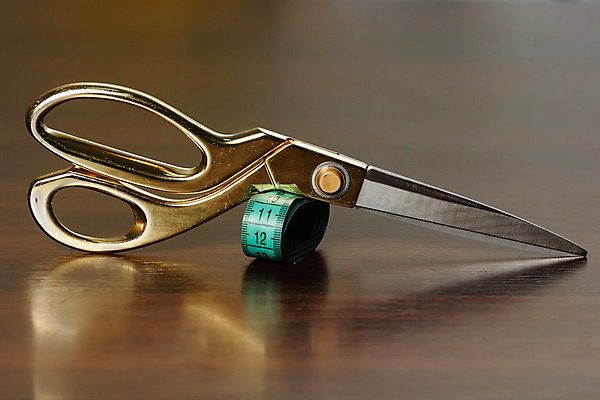 포토 JPG 해외이미지 직업 탁자 자 사람없음 목재 공구 바느질 자르기 유연 측정 테이프 재단 해외202004 해외포토 나무 가구 재료 모션 문구용품 도구 파일형식 이미지허브