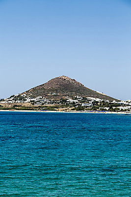 포토 JPG 해외이미지 계절 유럽 모래 바다 섬 여행 백그라운드 자연 하늘 휴가 산 풍경 해변 사람없음 야외 물 여름 파란색 반사 침묵 흰색 지중해 그리스 장면 내추럴 수평선 전경 해외202004 해외포토 자연요소 나라 컬러 소리 생태계 파일형식 탑뷰 이미지허브