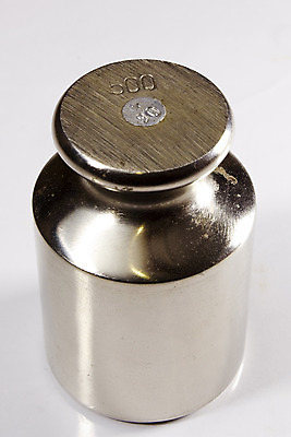 포토 JPG 해외이미지 아이콘 백그라운드 컨셉 사람없음 반사 금속 장비 흰색 기구 몸무게 심볼 측정 오브젝트 파운드 무거움 덩어리 게이지 옛날 중력 철강 케틀벨 표준 해외202004 해외포토 컬러 돈 재질 무게 파일형식 이미지허브