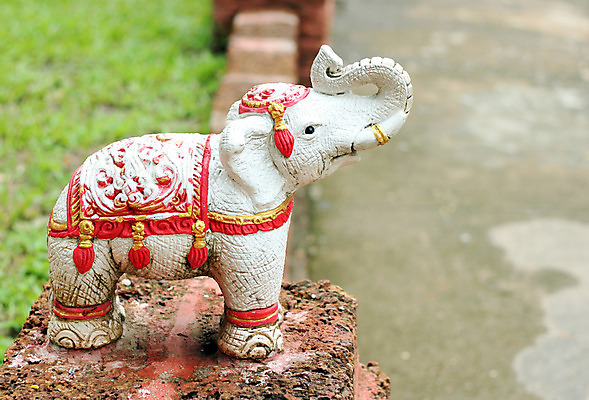 포토 JPG 해외이미지 동물 전통 디자인 아시아 종교 문화 야생동물 조각 여행 백그라운드 건축양식 포유류 태국 자연 코끼리 미술 동양인 사람없음 장식 장난감 조각상 숫자 머리 금속 힘 수확 골동품 바위 흰색 사찰 인도인 심볼 묘사 오브젝트 만족 청동 수공예 고립 옛날 웅장함 해외202004 해외포토 외국인 문자 건축 감정 나라 컬러 농업 종교건축 재질 문화예술 인종 신체부위 조형물 돌_바위 공예 생태계 파일형식 이미지허브