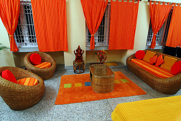 포토 JPG 해외이미지 가구 의자 가정 지팡이 휴식 주택 앉기 사람없음 내부 목재 장식 유행 대나무 수공예 등나무 스타일링 핸드메이드 스타일 해외202004 해외포토 나무 생활용품 컨셉 재료 모션 건물 공예 파일형식 이미지허브