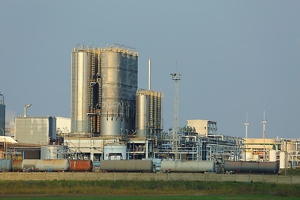 포토 JPG 해외이미지 식물 산업 공장 굴뚝 사람없음 건물 경제 상점 금속 어둠 휘발유 상품 야간 저녁 큼 컨테이너 시설 탱크 연료 가스 수납 무거움 복잡 사일로 화학물질 해외202004 해외포토 자연요소 건축물 컨셉 공업 재질 화학 무게 석유 크기 파일형식 이미지허브