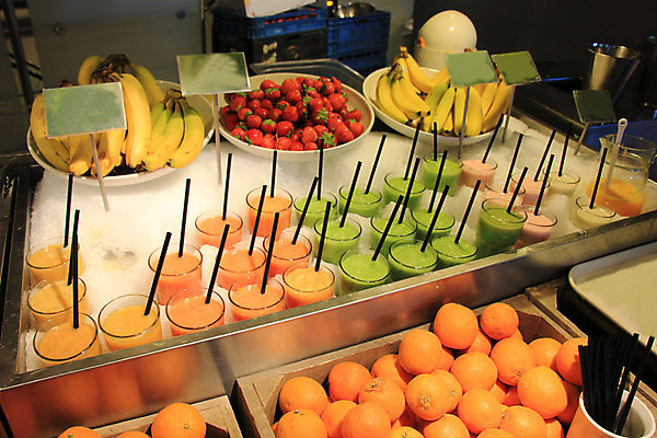 포토 JPG 해외이미지 음료 음식 채소 과일 재료 유리 사람없음 초록색 신선 칵테일 아침식사 혼합 유기농 날것 밀짚 요거트 쉐이크 떨림 스무디 채식주의자 해외202004 해외포토 웰빙 컬러 모션 재질 유제품 주류 식사 짚 채식 파일형식 이미지허브