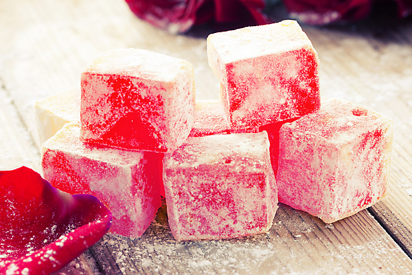 포토 JPG 해외이미지 꽃잎 실내 근접촬영 사람없음 쌓기 달콤 로쿰 나무배경 해외202004 해외포토 꽃 뷰포인트 백그라운드 모션 디저트 내부 맛 터키음식 파일형식 이미지허브