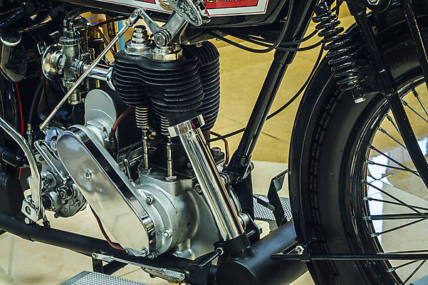 포토 JPG 해외이미지 부분 교통시설 자동차 사람없음 가로 빛 운동 반사 금속 자전거 힘 기계 블록 오토바이 수확 클래식 수리 제조 은색 청소 쌍둥이 묘사 엔진 모터 실린더 옛날 철강 힘찬 해외202004 해외포토 육상교통 컬러 교통 컨셉 농업 가족 재질 건강 바이크 시설 파일형식 이미지허브