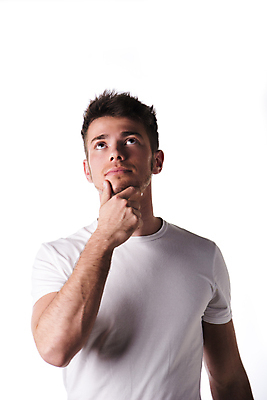 포토 JPG 해외이미지 백인 모델 1 라이프스타일 손 응시 남자 얼굴 백그라운드 티셔츠 생각 짧은머리 갈색머리 한명 사람 20대 성인 10대 머리 검은색 흰색 자신감 싱글 턱 고립 해외202004 해외포토 서양인 헤어스타일 시선 감정 컬러 셔츠 청소년 청년 생활 신체부위 파일형식 이미지허브