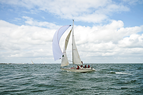 포토 JPG 해외이미지 남자 호수 스포츠 요트 자연 항해 사람 사람없음 야외 물 맑음 수상스포츠 보트 네덜란드 선원 해외202004 해외포토 자연요소 유럽 배_교통 날씨 생태계 파일형식 이미지허브