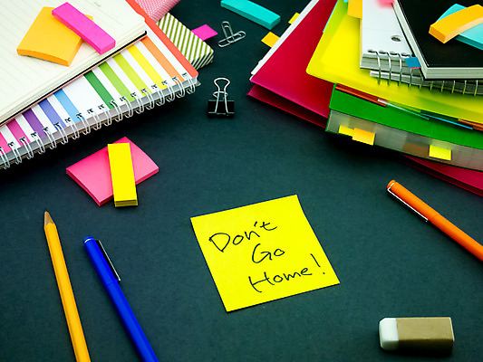 포토 JPG 해외이미지 교육 종이 문장 비즈니스 텍스트 학교 휴식 건강 피곤 사람없음 책 단어 스터디 사무실 쌓기 정보 잠 업무 메시지 끝 인쇄 책상 오브젝트 보고서 준비 문서 파일 폴더 과제 단절 보관소 헬프 해외202004 해외포토 문자 가구 컨셉 모션 학습 작업 도움 저장 파일형식 이미지허브