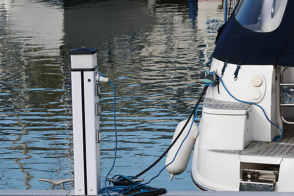 포토 JPG 해외이미지 바다 요트 휴가 사람없음 물 강 힘 보트 플러그 뱃놀이 해외202004 해외포토 자연요소 배_교통 전통놀이 파일형식 이미지허브