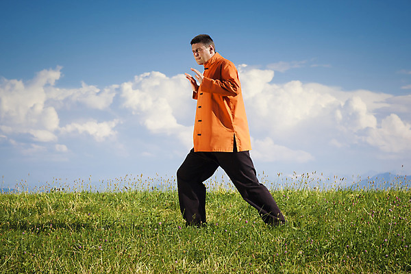 포토 JPG 해외이미지 백인 구름 1 전통 라이프스타일 남자 문화 스포츠 포즈 오렌지 모션 자연 하늘 휴식 건강 미술 한명 사람 동양인 성인 야외 여름 파란색 운동 맑음 중국 활발 에너지 중앙 집중 싸움 내추럴 해외202004 해외포토 자연요소 서양인 계절 아시아 컬러 컨셉 과일 날씨 문화예술 인종 생활 생태계 파일형식 이미지허브