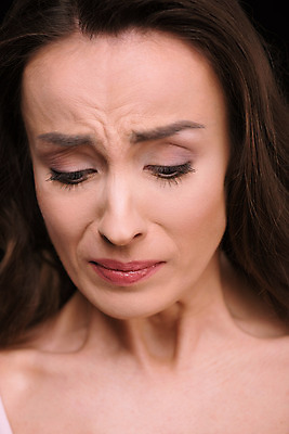 포토 JPG 해외이미지 백인 모델 유럽 포즈 갈색머리 한명 사람 성인 세로 외침 우아함 혼자 해외202004 해외포토 서양인 1 헤어스타일 나라 컨셉 소리 파일형식 이미지허브