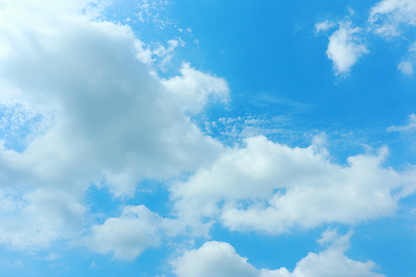 포토 JPG 해외이미지 구름 디자인 백그라운드 패턴 자연 벽지 하늘 날씨 추상 풍경 사람없음 야외 여름 파란색 빛 햇빛 우주 환경 맑음 봄 흰색 분위기 천국 솜털 내추럴 해외202004 해외포토 자연요소 계절 컬러 컨셉 무늬 태양 생태계 파일형식 이미지허브