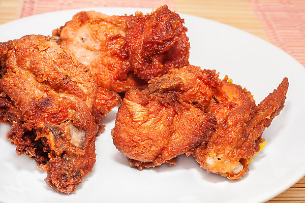 포토 JPG 해외이미지 접시 음식 조각 날개 부분 탁자 육류 요리 사람없음 목재 치킨 튀김 신선 뜨거움 막대기 닫기 그릴 발사 굽기 많음 해외202004 해외포토 나무 식기 가구 컨셉 식재료 재료 모션 주방용품 구이 닭고기요리 파일형식 이미지허브