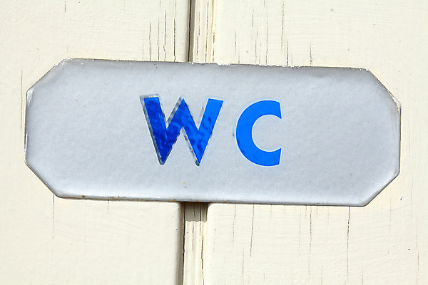 포토 JPG 해외이미지 유럽 독일 사람없음 흰색 심볼 사인 화장실 변기통 유럽연합 해외202004 해외포토 나라 컬러 파일형식 이미지허브