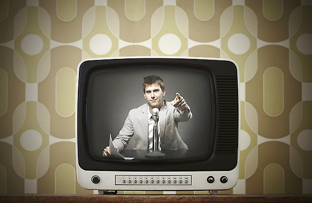 포토 JPG 해외이미지 백인 직업 남자 셔츠 통신 검은배경 한명 앉기 성인 가로 모니터 텔레비전 수확 업무 비즈니스맨 클래식 마이크 라디오 옛날 성인남자만 해외202004 해외포토 서양인 1 음향기기 백그라운드 컨셉 상의 농업 비즈니스 모션 사람 전자제품 컴퓨터 검은색 작업 직장인 남자만 성인만 파일형식 이미지허브