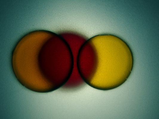 포토 JPG 해외이미지 디자인 실루엣 오렌지 유리 아이디어 사람없음 빨간색 빛 노란색 기쁨 원형 투명 심볼 윤곽 야광 반투명 해외202004 해외포토 도형 감정 컬러 컨셉 과일 재질 촬영기법 파일형식 이미지허브