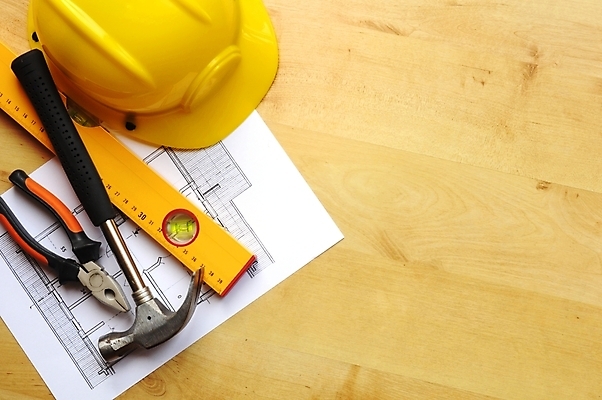 포토 JPG 해외이미지 직업 산업 노동자 새로움 주택 안전 사람없음 목재 우주 도구 공구 업무 재산 수리 망치 안전모 헬멧 땅 청사진 건축업자 계약자 고용 진짜 카피스페이스 해외202004 해외포토 나무 건축 컨셉 재료 건물 금융 공백 구직 작업 안전장비 보호장비 계약 채용 파일형식 이미지허브