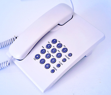 포토 JPG 해외이미지 전통 선 백그라운드 컨셉 비즈니스 통신 말하기 대화 사람없음 스마트폰 사무실 숫자 유행 반지 클래식 코드 연결 플라스틱 전화기 오브젝트 수화기 서비스 부름 다이얼 목소리 소통 구식 중고 지원 스타일 제의 해외202004 해외포토 문자 장신구 모션 재질 핸드폰 스마트기기 파일형식 이미지허브