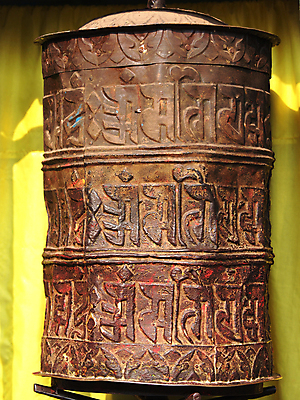 포토 JPG 해외이미지 캐릭터 전통 아시아 종교 문화 선 벽 불교 건축양식 사람없음 장식 믿음 금속 중국 장비 기도 사찰 바퀴 행운 황금 축복 심볼 명상 신성 네팔 청동 수도원 목각 돌리기 사리탑 순례자 숭배 신앙심 옛날 카트만두 히말라야 해외202004 해외포토 건축 감정 나라 컨셉 종교건축 모션 재질 탑 파일형식 산맥 이미지허브